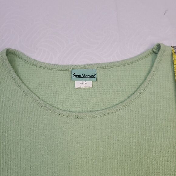 Sara Morgan mint green ribbed knit Short Sleeve top, likely a silk and rayon - Picture 3 of 4